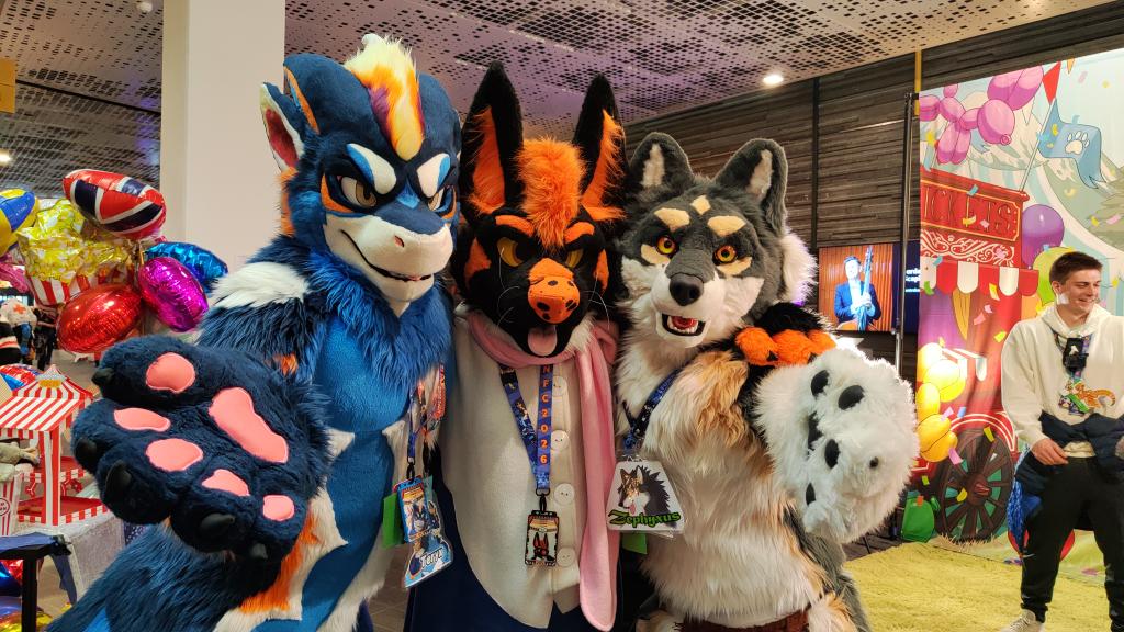 WolfLycaon tweet media