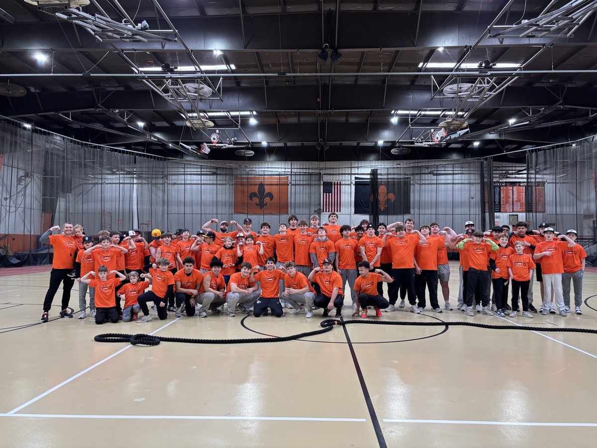 CoachPossley's tweet image. SAINTS: Thanks to all our youth football/baseball players who came to this mornings free clinic. Skills/Drills for both sports followed by competitions &amp;amp; tug of war. Great day to be a SAINT ⚜️
#SAINTSPRIDE 
@STCEFootball 
@stce_baseball 
@CoachSutor