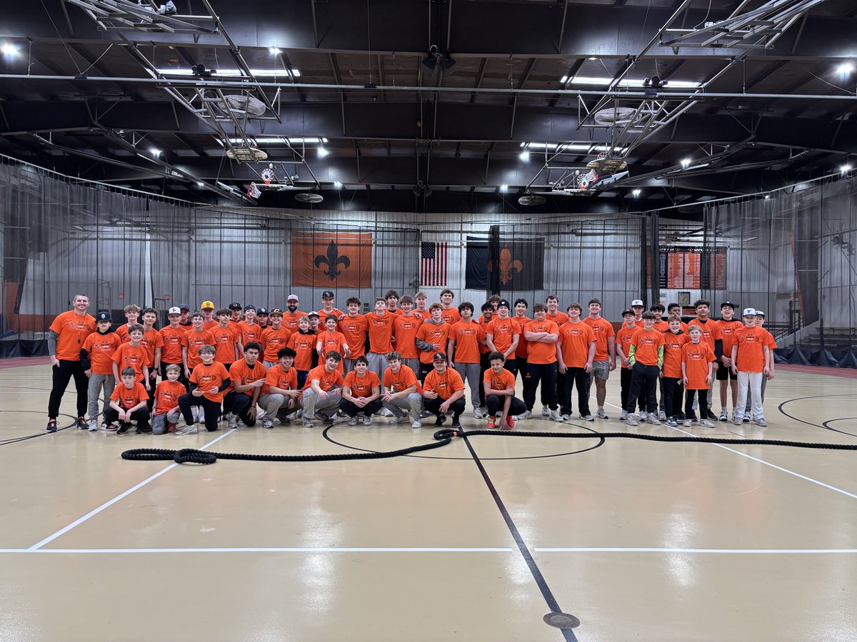 CoachPossley's tweet image. SAINTS: Thanks to all our youth football/baseball players who came to this mornings free clinic. Skills/Drills for both sports followed by competitions &amp;amp; tug of war. Great day to be a SAINT ⚜️
#SAINTSPRIDE 
@STCEFootball 
@stce_baseball 
@CoachSutor