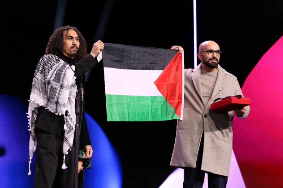 Der Proktologe tweet media