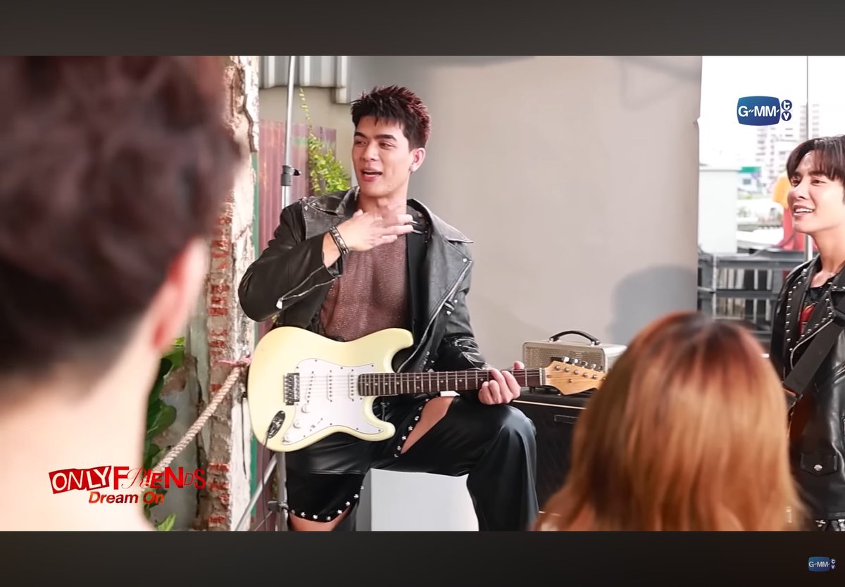 เพิ่งเห็นกางเกงอาโนลด์ 55555