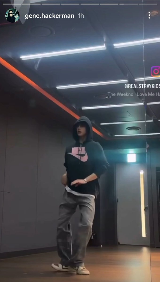 The Weeknd has reposted Hyunjin’s dance challenge to his song “Love Me Harder” with Ariana Grande on his Instagram story.