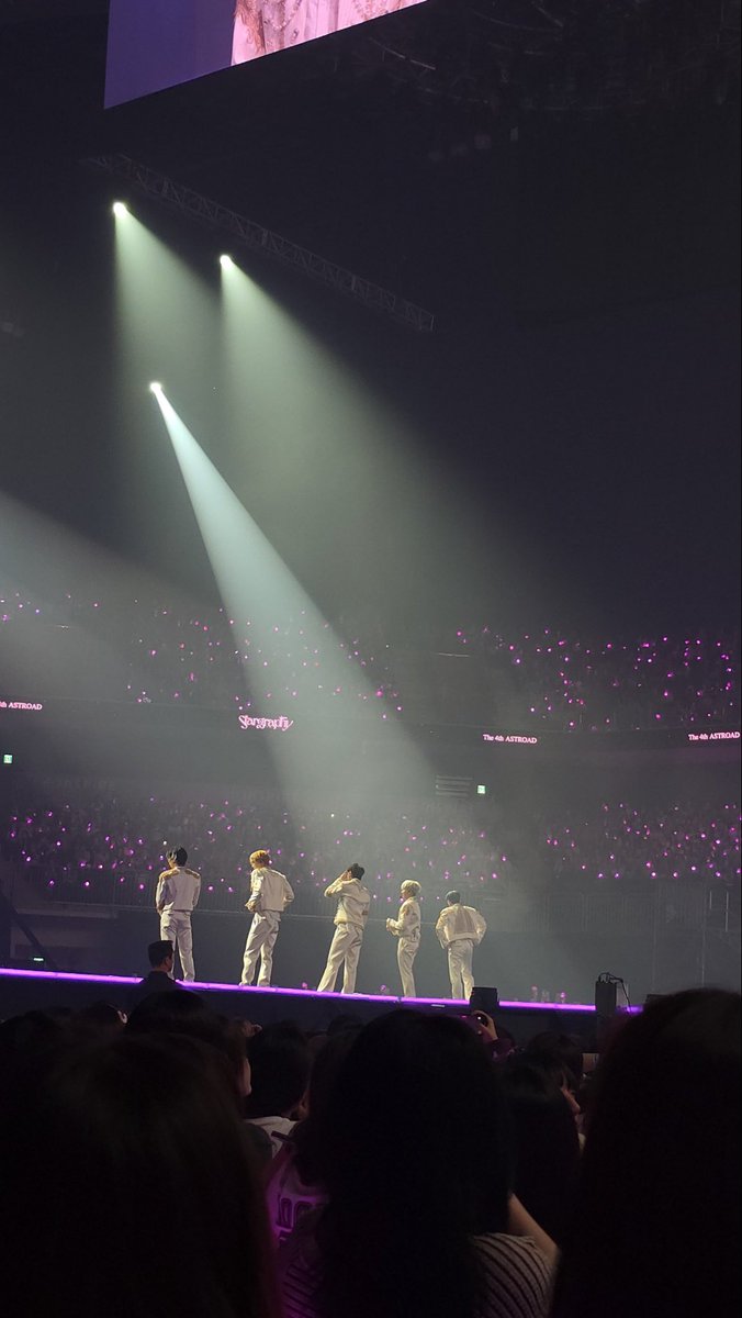 bobahyukie_'s tweet photo. i will always come back to you my astro. i love you eternally. we still, forever and always ❤️‍🩹

#아스트로10주년_영원히빛날별들 https://t.co/x6ql2714qc