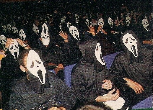 Preestreno de SCREAM 2 en Barcelona. 
Cine Novedades. Año 1998.