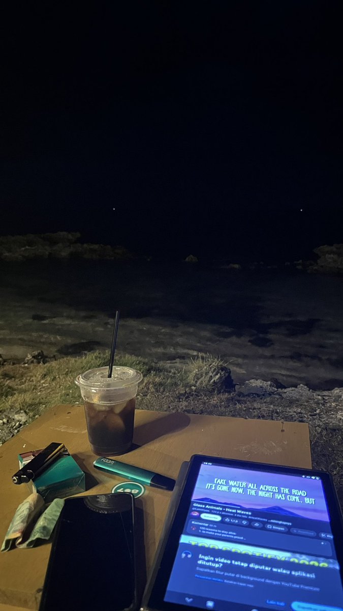 IndahdanBulan's tweet photo. Di kampung halaman, tidak punya kopi enak seperti di kota-kota. Tapi, kampung selalu punya cara sendiri untuk tetap bisa menikmati kopi.🥹🥹 https://t.co/fvLrHYYFrj