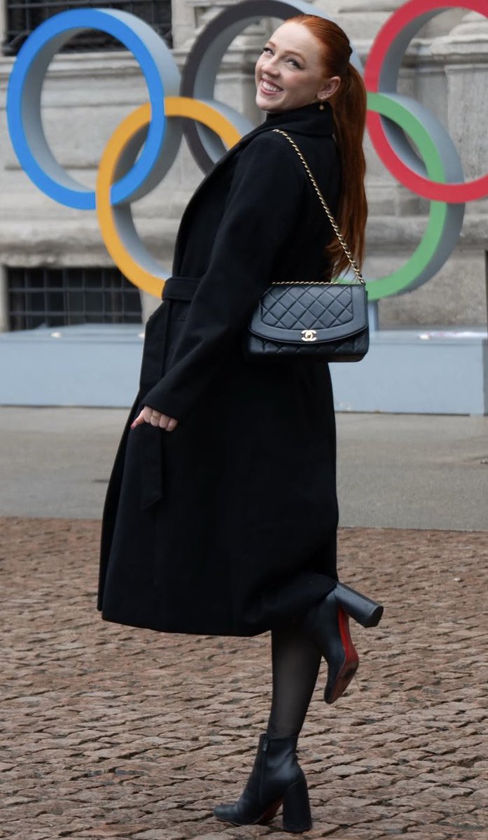 tvtights's tweet image. Molly Carlson