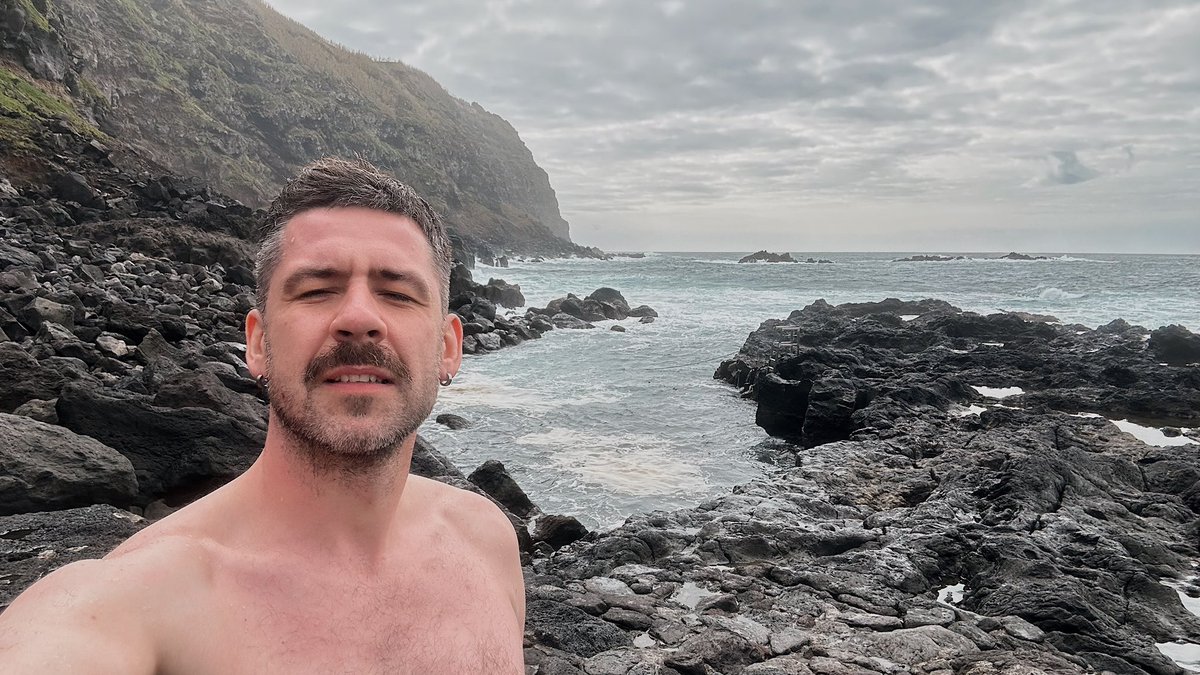 знову зайобаний роман tweet media