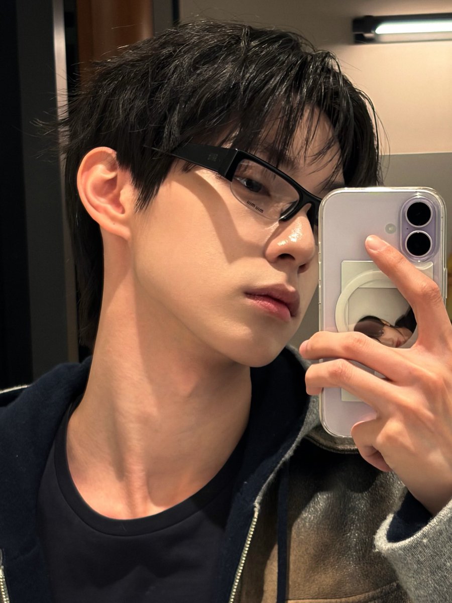 룽이 tweet media