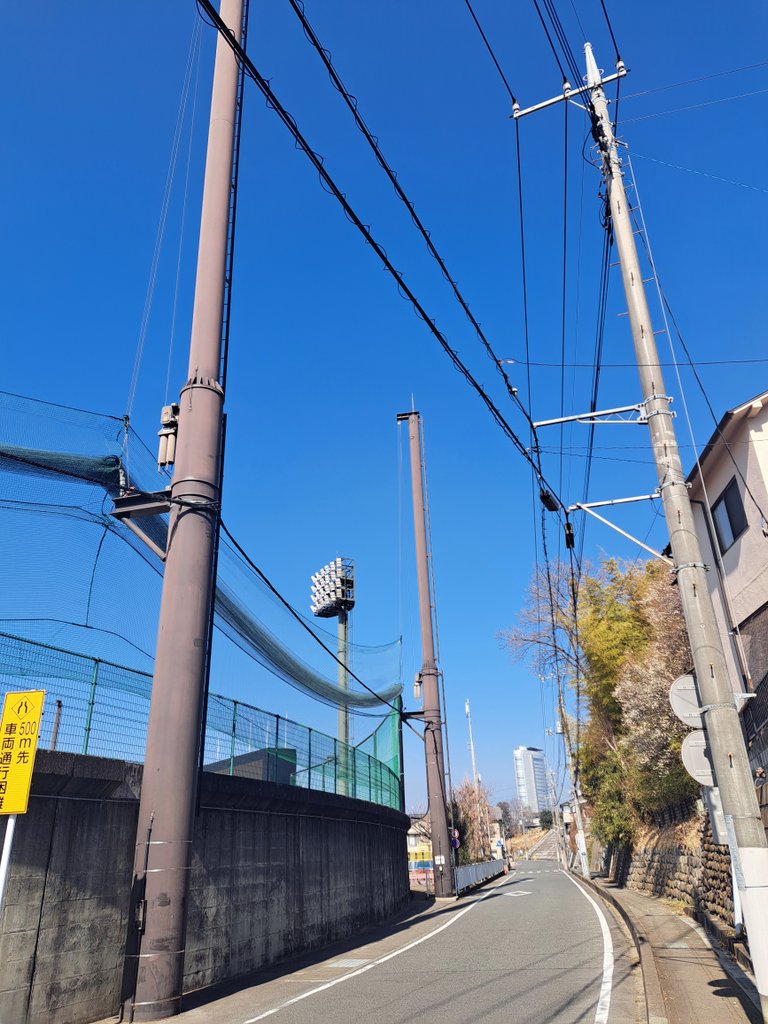 今年も行軍行ってきた！昨年は「出来るだけ自分達の足で歩く」を目的にしたけど、今年は「昨年巡りきれなかった所を含めて作中のスポットを巡る」を目的としたので、バスや電車も挟みつつ、実際歩いた距離は約26km！空が明るい内に見たい所を見られて最高でした🥹旭さん今回もありがとうございました🫶