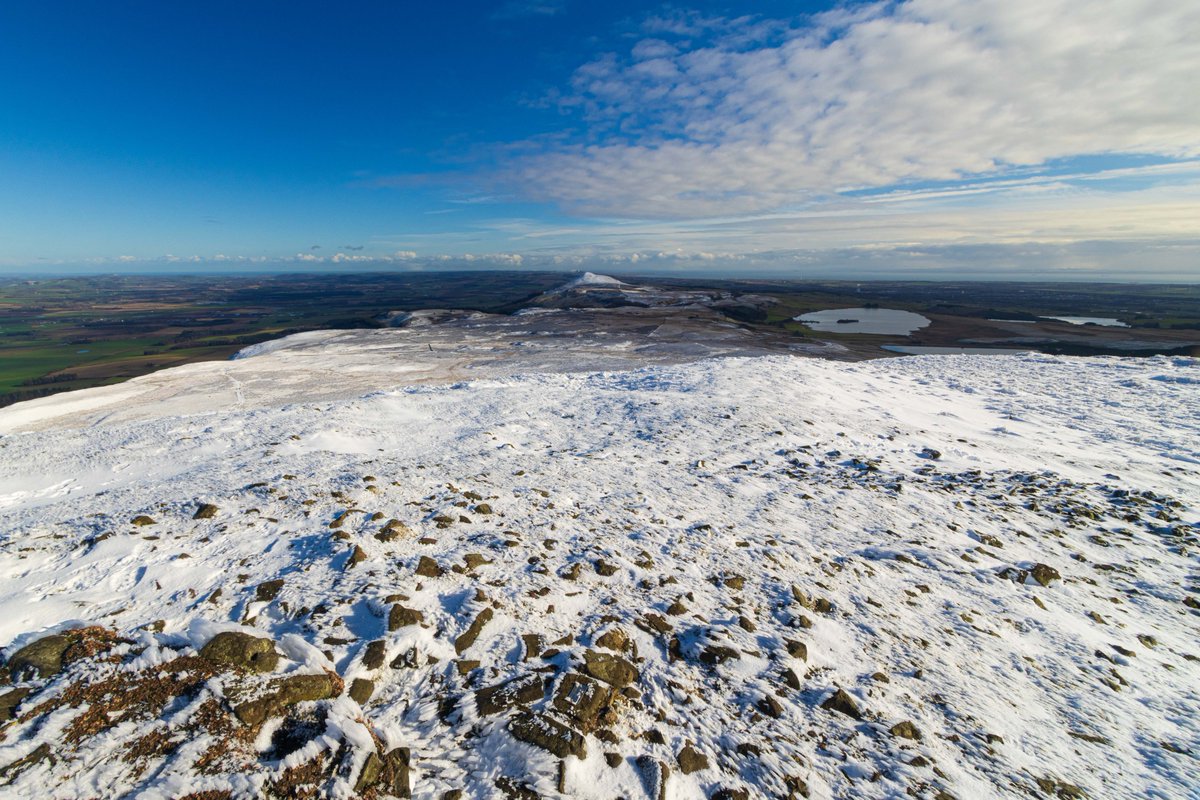 fifeexplorer's tweet photo. Walking the Wintry Lomond Hills last weekend - #fife - a winter walking playground amongst the ancient relics of a past volcanic world...

#photography #photoart #calming #scotlandexplore #scottishlandscape #lovescotland #falkland #goldenhour #geology #hiddenbeauty #winter https://t.co/n6iK1FznAc
