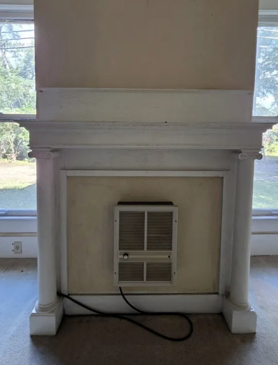 oldhouseunder50's tweet image. $99,900 
Georgia #Duplex with Original Elements. This #multifamily #home is striking. It boasts French doors and a large grassy lawn. oldhousesunder50k.com/georgia-duplex…