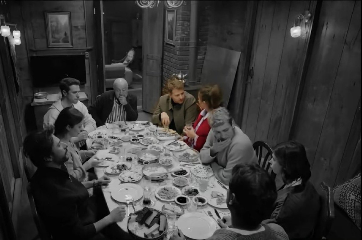 “mevcut bir savaşın ortasında beni sana bakarken görmüşler”

              {#taşacakbudeniz  #orel}