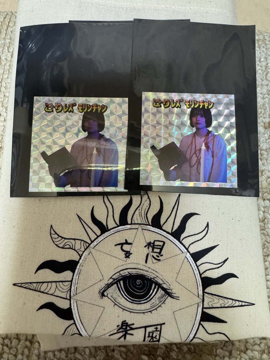 旧ステッカーの時同様、謎の被り力を発揮 レアも引けたけどシュール