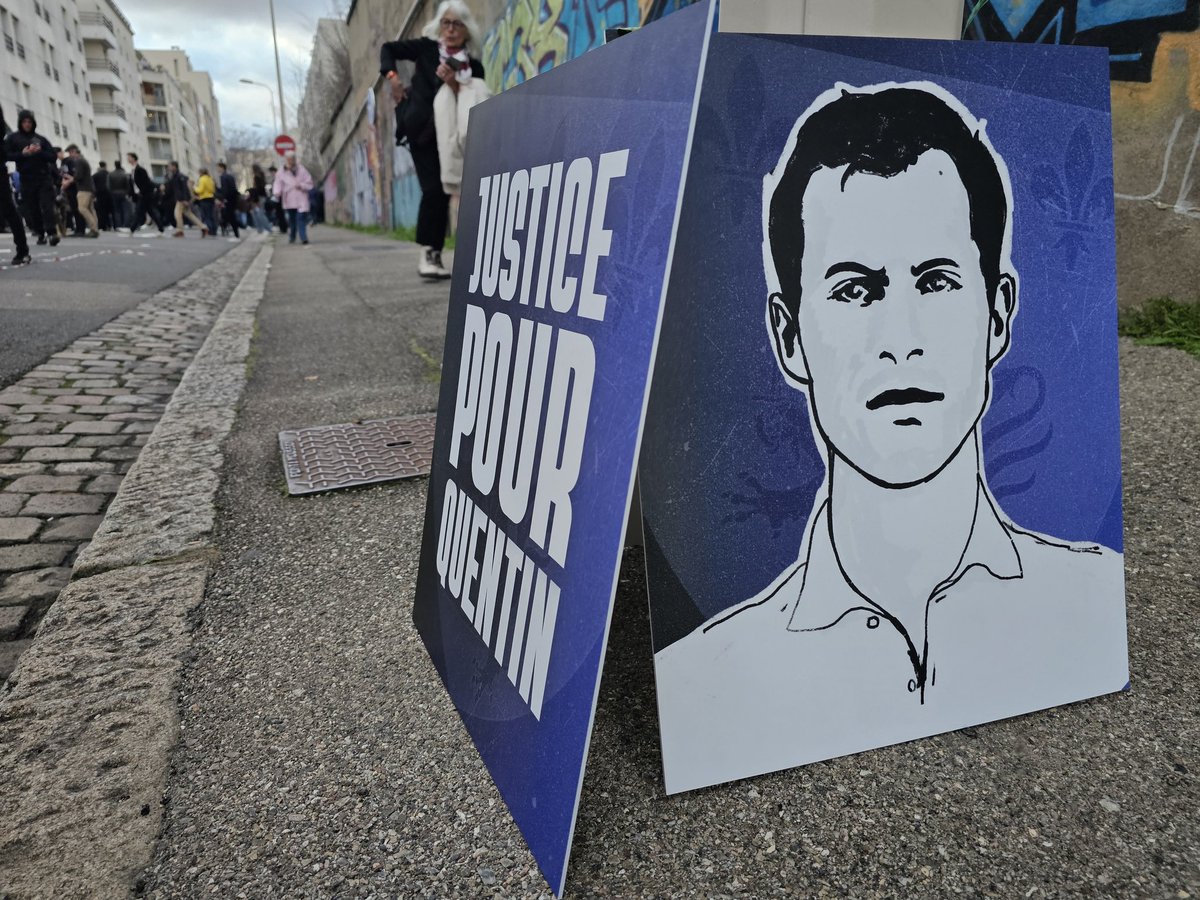Entre 3000 et 4000 personnes ont défilé à #Lyon pour réclamer #JusticePourQuentin Deranque, assassiné par des #antifas 
Nous étions présents pour cette hommage