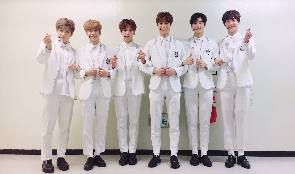 asmoon_6's tweet photo. ASTRO10周年おめでとう🌟
ずーーーーーーっと1番大好きだよ💜

#아스트로10주년_영원히빛날별들
#ASTRO_10th_Anniversary https://t.co/IWww73V5YF