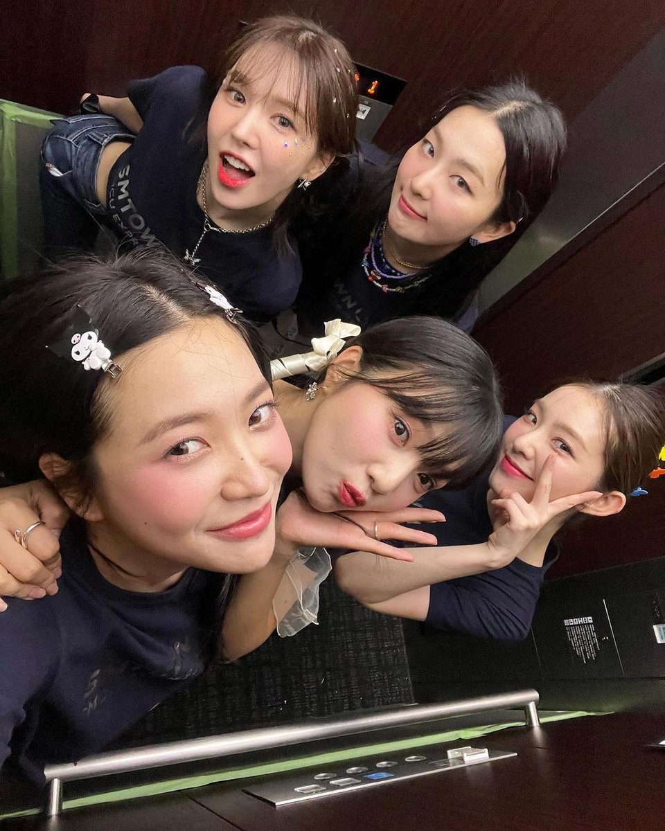 🩷💛🩵💚💜♾️

 #레드벨벳 #RedVelvet