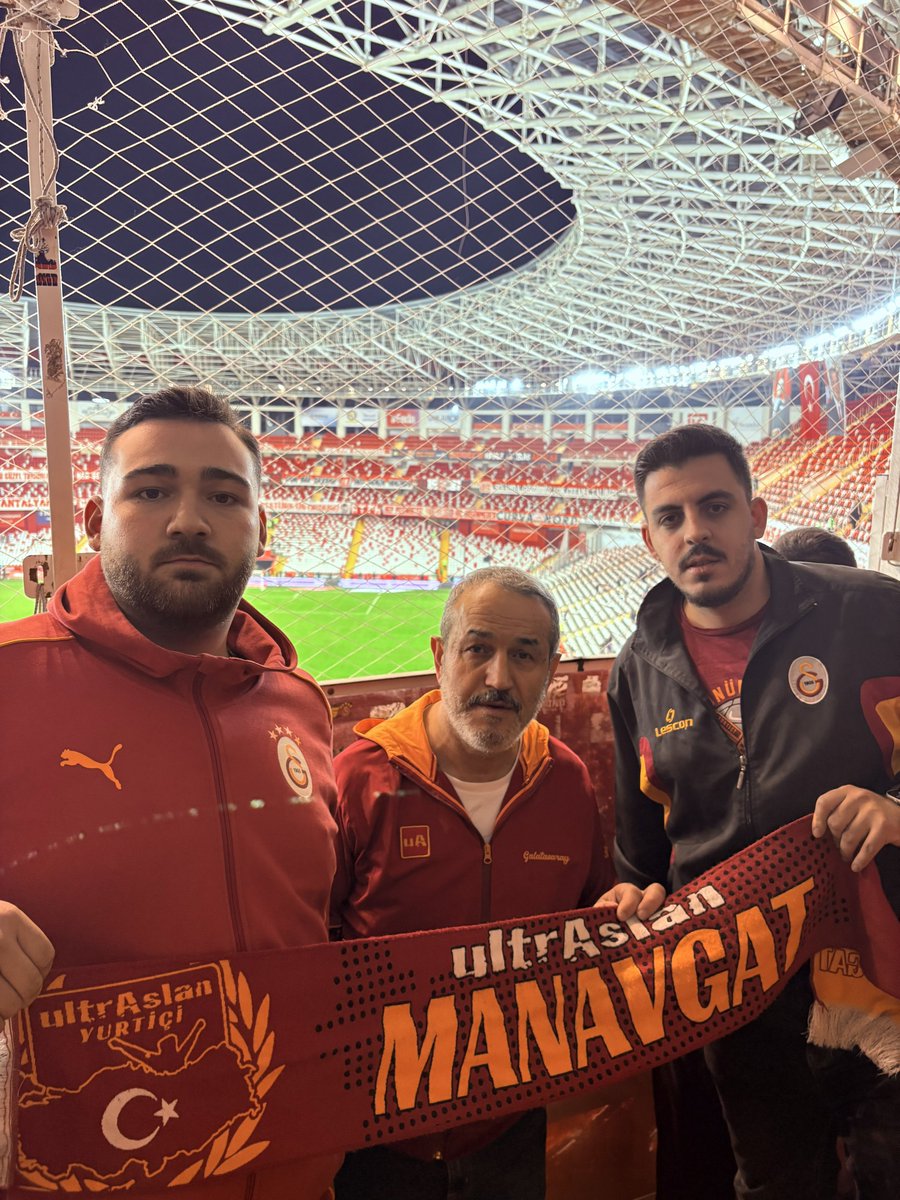 İşte er meydanı ağabey. Biz buradayız, her zaman senin yanındayız. Galatasaray’ın gücü ultrAslan! <a href="/SebahattinReis/">Sebahattin Şirin</a>