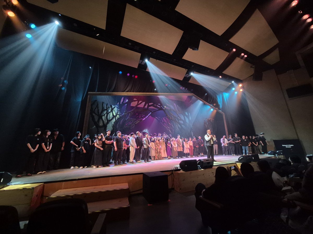 Into the Woods รอบสุดท้ายดีมากกกก แก้จุดผิดพลาดจากรอบแรกไปเยอะมาก โชว์ไหลลื่นสุดๆ รับส่งกันคมกริบ ดีใจที่ตัดสินใจดูอีกรอบ เต็มอิ่มมากๆๆๆ 
ปล. แคสนี้ Baker เสียงโครตสุดยอด

#yamp