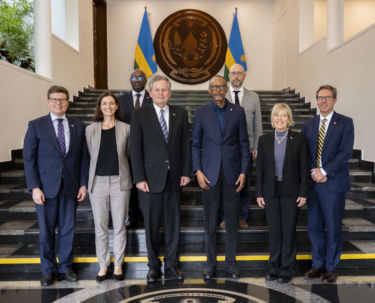 Twishimiye kwakira mu Rwanda Senateri <a href="/SteveDaines/">Steve Daines</a> wo muri leta ya Montana muri Amerika. Mu ruzinduko rwe yaganiriye ku mutekano wo mu karere n’ubufatanye mu by’amabuye y’agaciro, anashimira ubwitange n’umurimo by’aba Marines.