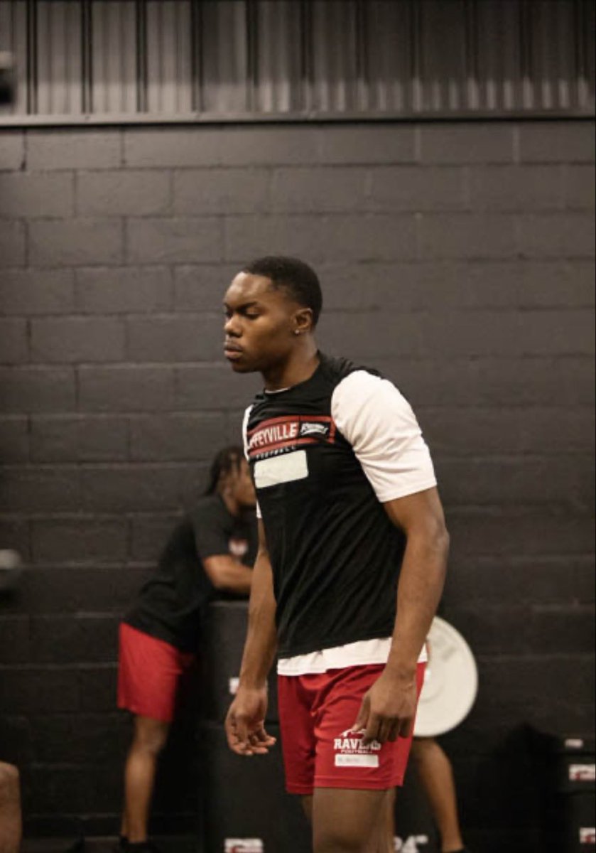 Maurice Wells 6’3 195 tweet media