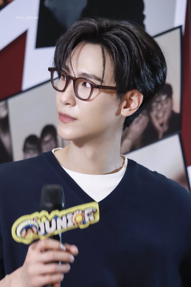 แว่นมานี่มาาา 🤨

#MyRomanceScammerEP4
#junniorrs <a href="/jnnrrs/">คุณทิมพัสดุตกค้าง 😈 (จัมโบ้gmm) P'Tim 🚨</a>