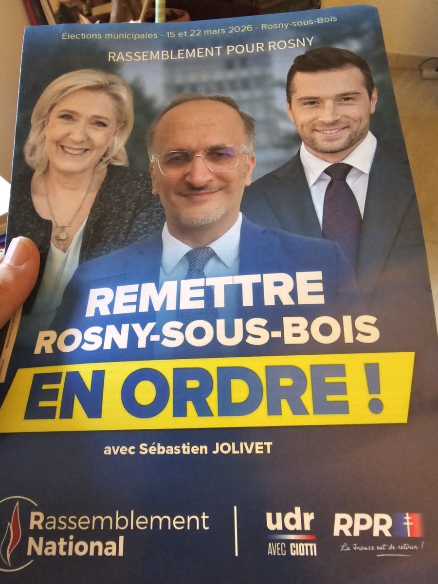 Équipe incroyable ce matin sur le marché à #Rosnysousbois pour faire entrer le Rassemblement Pour Rosny à la Mairie ! Bravo à tous ! Et merci aux Rosnéens pour vos nombreux encouragements.
Les 15 et 22 mars 2026 il faudra bien compter sur nous 🇨🇵  <a href="/RN93officiel/">Rassemblement National De Seine-Saint-Denis</a> #Municipales2026