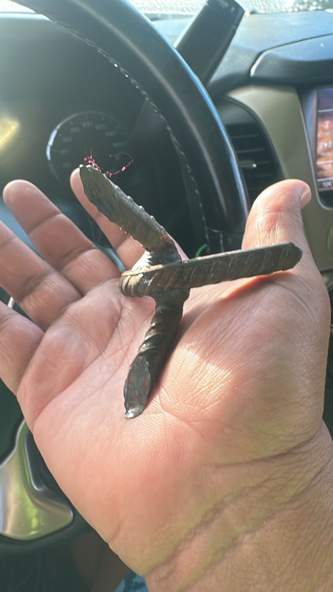 Ramiro_Escoto's tweet photo. #CodigoRojo| se activa el protocolo de seguridad en ese nivel tras operativo de fuerzas federales en #Tapalpa.
Se registran puntos de #Bloqueos, #Incendios y #Poncha llantas en varios lugares:
#tapalpa
-Country Club
- Camino a San Gabriel
#Taljomulco
- Carr. Gdl / Morelia en el km 40
#Zacoalco
-Carr. Acatlán / Cd, Guzmán
- Atemejac de Brizuela y Dionisio Rodriguez
-Carr. Tuxpan a Tecalitlán a la altura de Rancho Romero
#Tlaquepaque
-Lázaro cárdenas y Rio Seco
#Zapopan
- Periferico Norte y Carr. Saltillo
#PuertoVallarta
varios puntos de entrada y salidas de la ciudad.
#Zapotlanejo
Reportan detonaciones de arma de fuego y poncha llantas en varias vias.