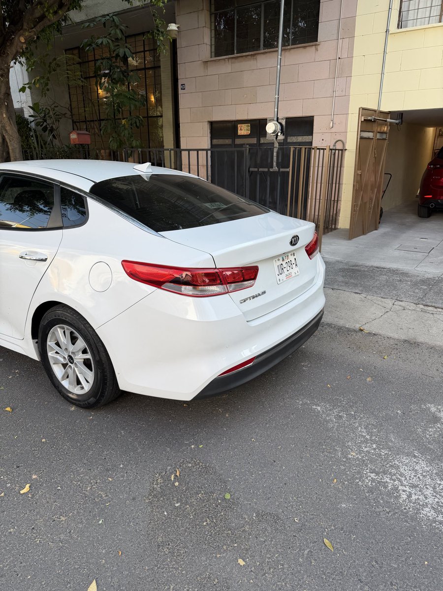 Y el cerdo del día por culpa del medio maratón lo mismo de siempre con esta gente… placas JUR-298-A tocinazo!!! Ojo aquí <a href="/comudegdl/">Comude Guadalajara</a> <a href="/AlertaGDL/">ALERTA GDL </a> <a href="/Trafico_ZMG/">TráficoZMGuadalajara</a> <a href="/VeroDelgadilloG/">Verónica Delgadillo</a> <a href="/GuadalajaraGob/">Gobierno de Guadalajara</a>