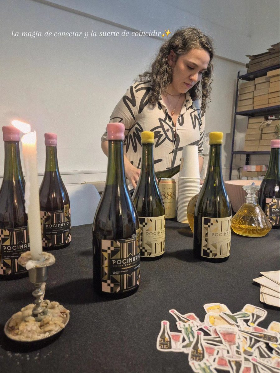 El viernes hice cócteles con Vermut Pocimario en el lugar más mágico de Rosario, el espacio donde conviven "Flora &amp; Sahumo" y "Gualicho Santería Boutique" para acompañar la firma de libros de Eva Spina✨️
Fui muy feliz.