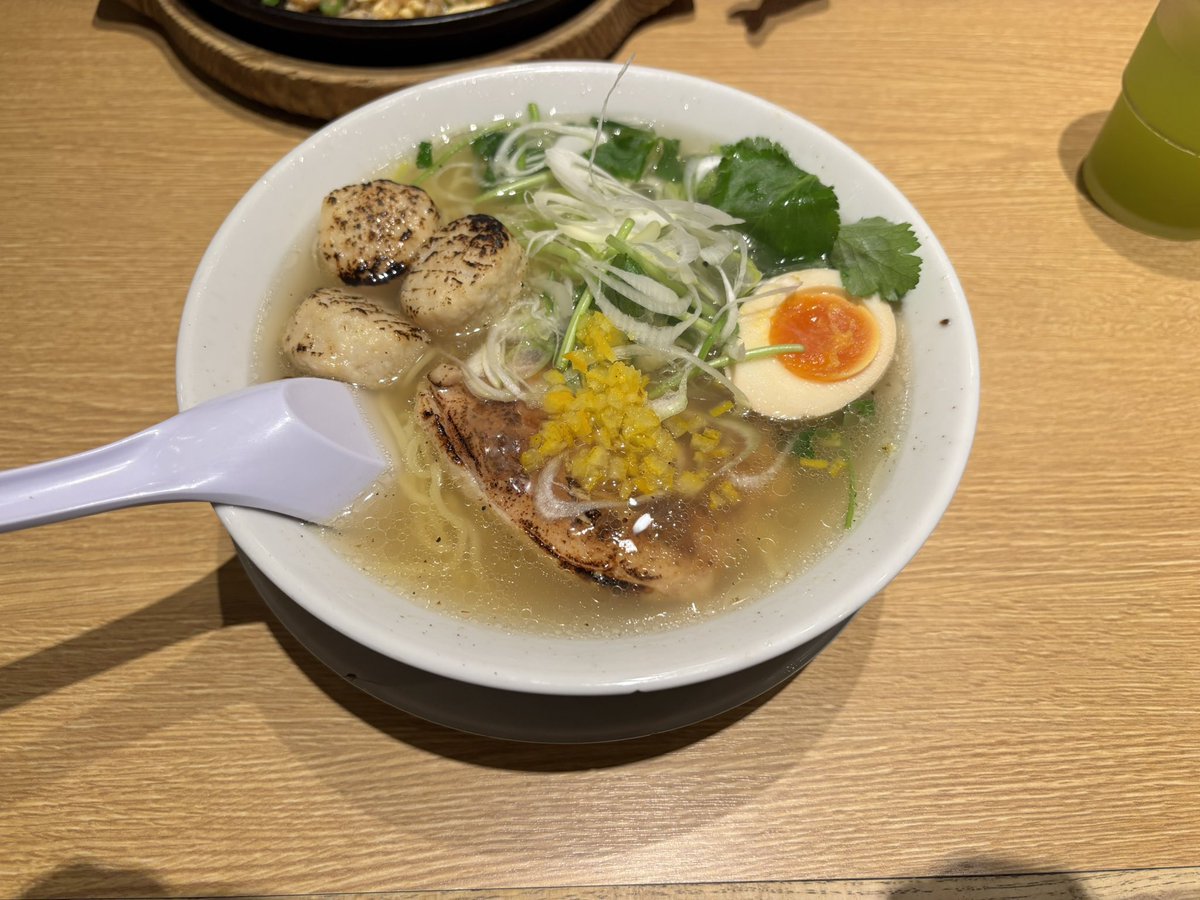 岡山帰ってラーメン🍜
LIVE後のラーメンはしみるわぁ🤤