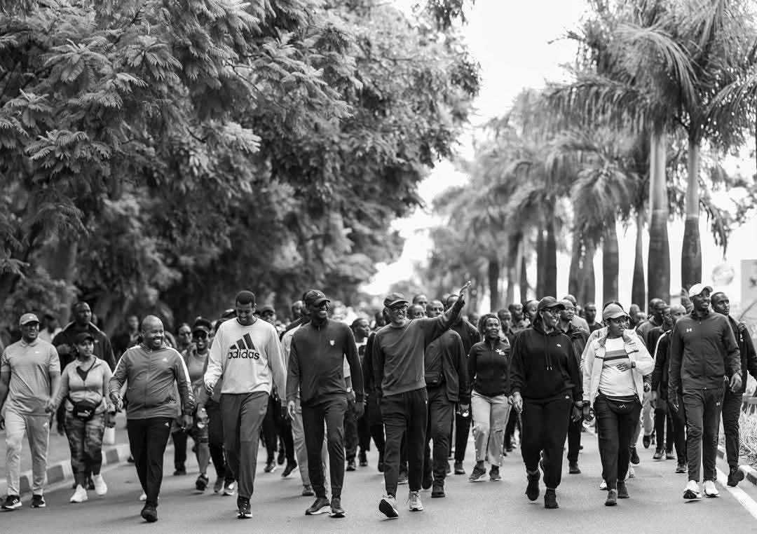 Dakar invité par Le Président Paul KAGAME <a href="/PaulKagame/">Paul Kagame</a> à marcher à ses côtés dans le cadre du Car Free Day.

Nous avons compris pourquoi le Rwanda se développe sous son Leadership. Nous avons écouté ses conseils avisés qui nous serviront grandement.

Toute notre reconnaissance au