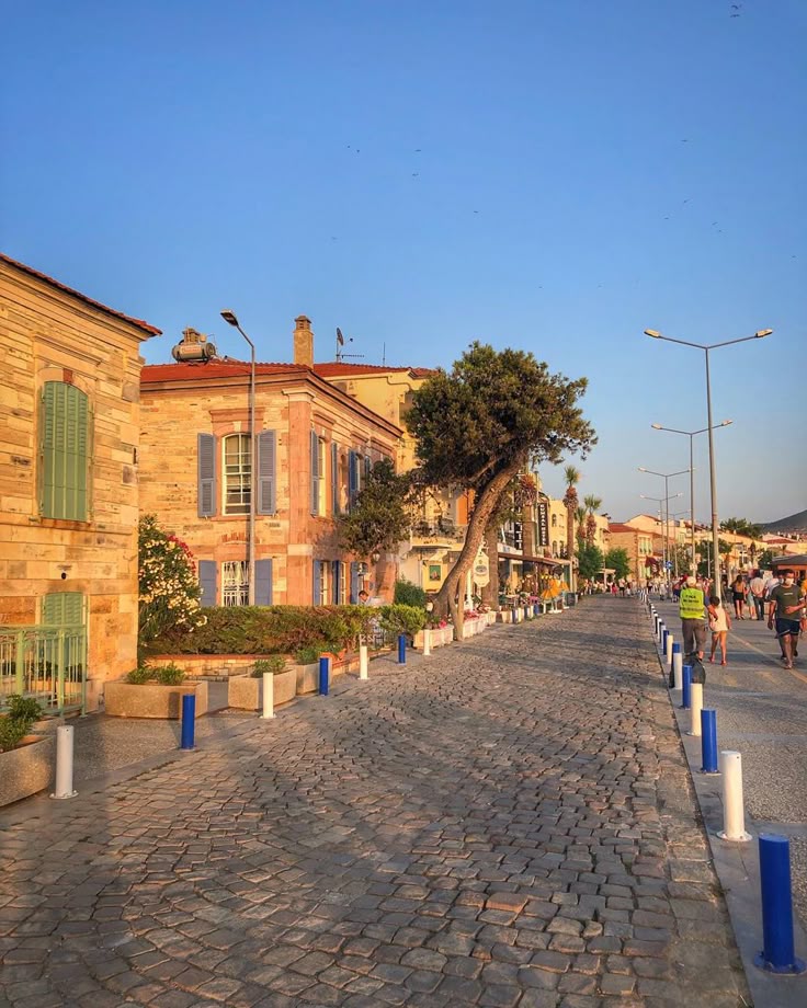 echoesofworld's tweet image. İzmir, Turkey