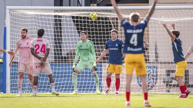 Soy incapaz de reconocer al Real Zaragoza, en todos los sentidos. Ni reconozco la ropa que viste mi equipo, ni reconozco la gestión del club de mis amores, ni reconozco su ausencia de carácter, ni reconozco la vergüenza que siento cada vez que me pongo a verlos.

Han destruido el