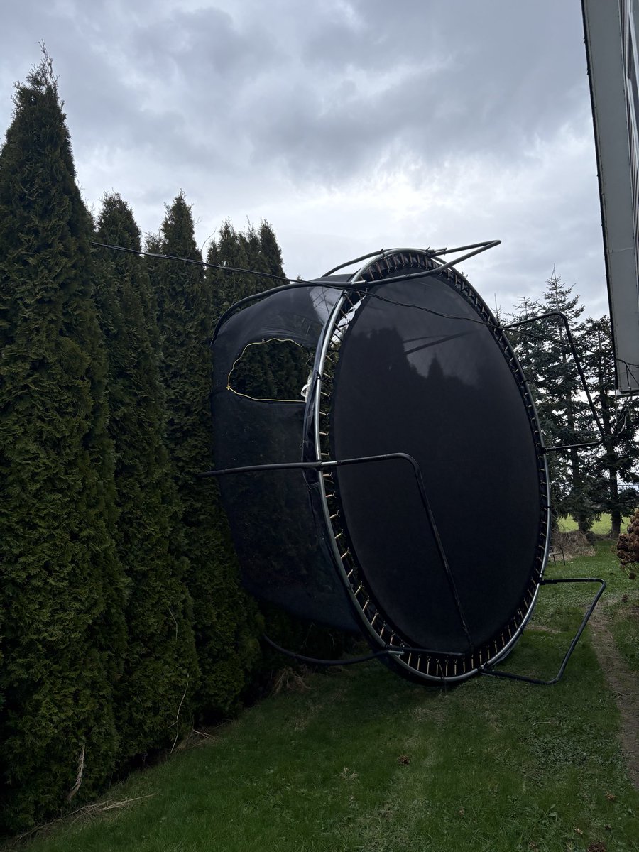 dfaber84's tweet image. Me: I think i can quick push it down.

Wife: No, you’re gonna call it in. 

Reason number 508 being  married saved my life.