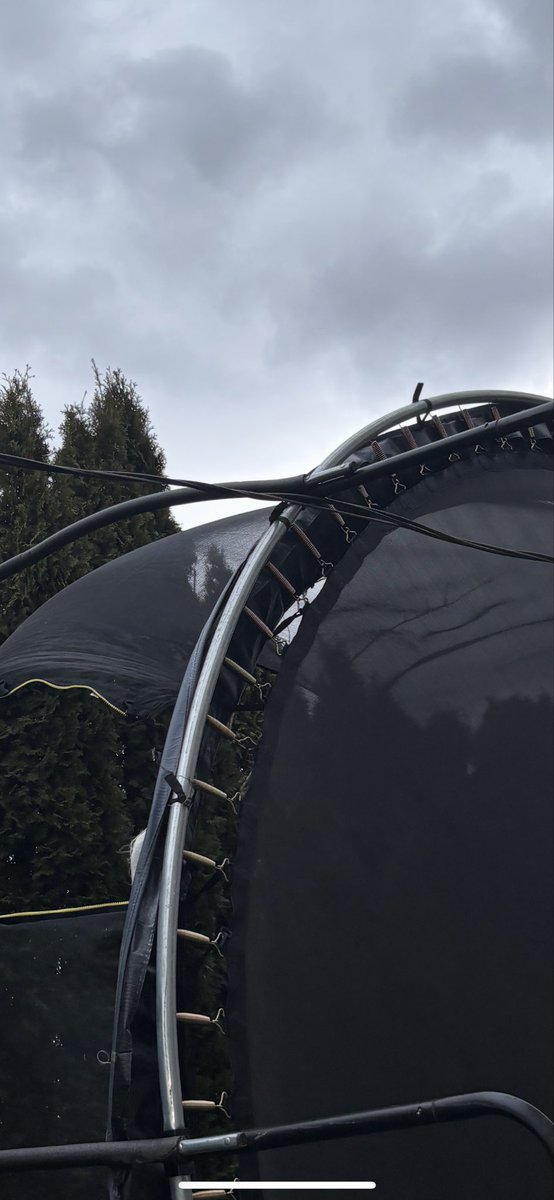 dfaber84's tweet image. Me: I think i can quick push it down.

Wife: No, you’re gonna call it in. 

Reason number 508 being  married saved my life.