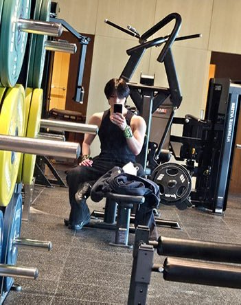 กล้ามต่อยหัวคนแตกได้เลย