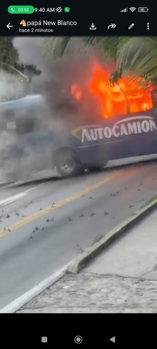 El crimen organizado haciendo bloqueos en todo Jalisco, hay camiones quemados y poncha llantas en Guadalajara, Chapala, Puerto Vallarta. 

Un acto de terrorismo tras detenciones que hizo el gobierno federal en Tapalpa, metiéndose directo con el Pueblo de Jalisco.