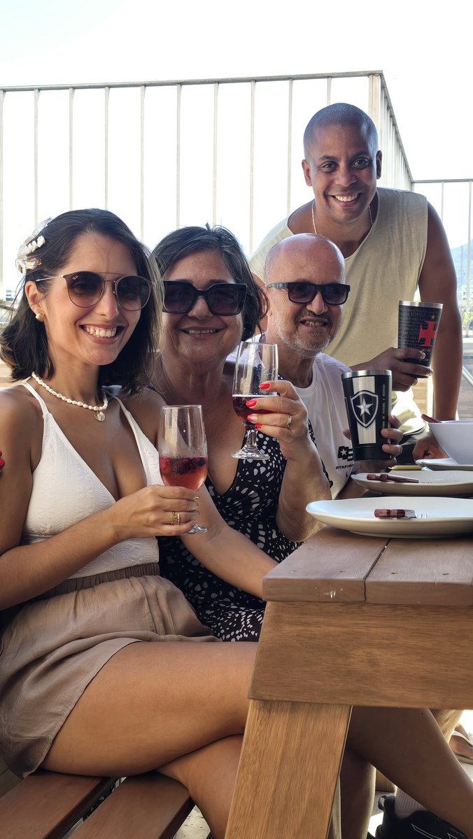 Primeiro dia de Carnaval!
Piscina e Casa Perini!❤️