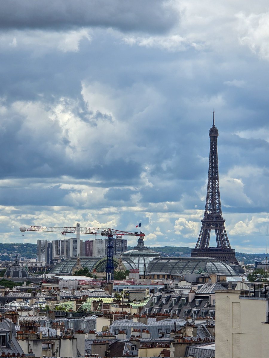 Arronxbolder's tweet image. A day with me in Paris 🥐🥐🥐

#vlogs #paris #parisfashion #outfitinspo #pinterestaesthetic