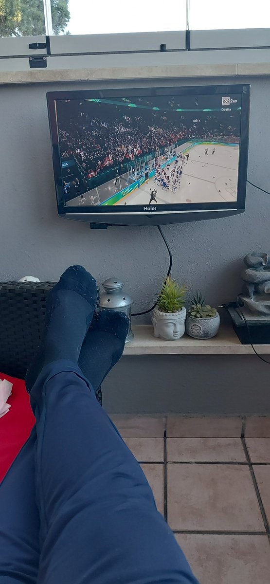 Sul maxi schermo guardando Team USA Oro Olimpico
