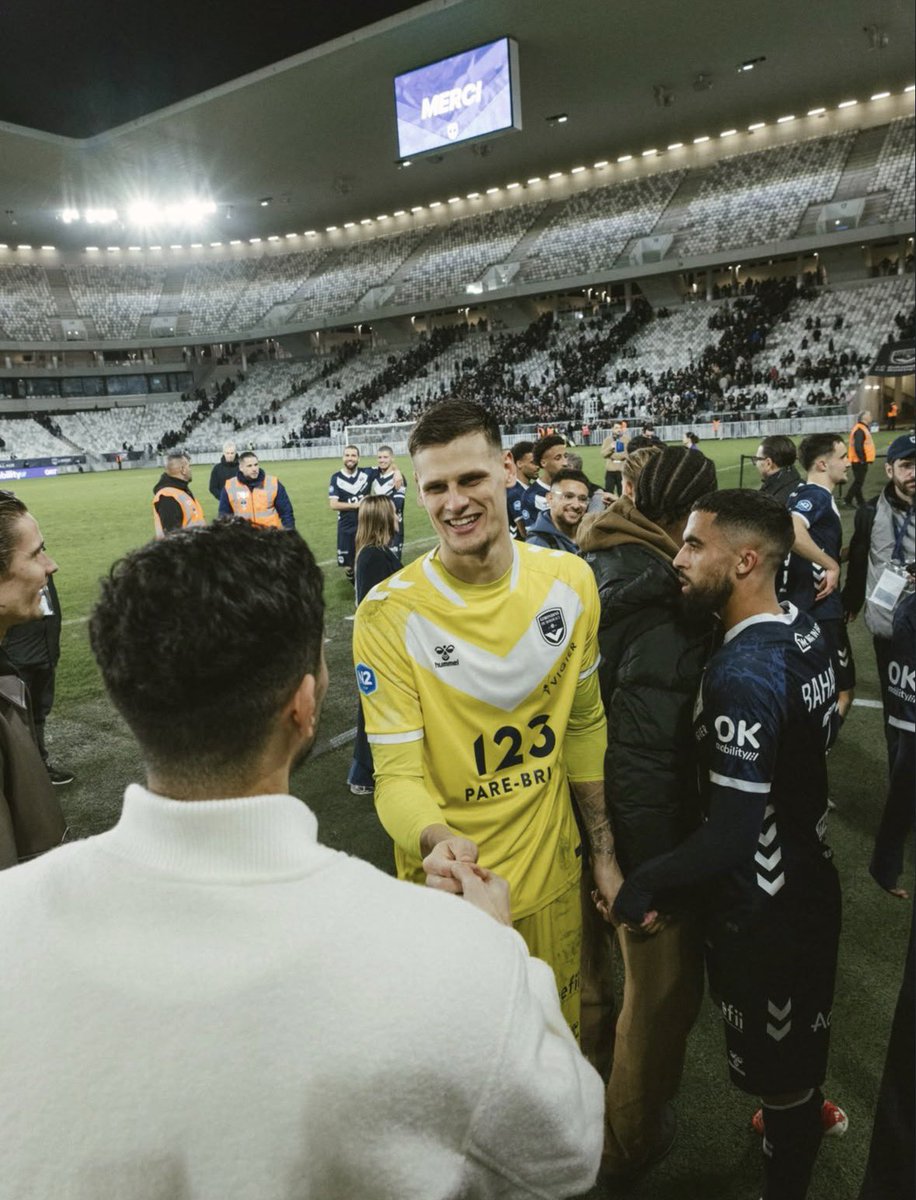 📊 #StatsFCGB : 

🔐🧤𝐉𝐚𝐧 𝐇𝐨𝐞𝐤𝐬𝐭𝐫𝐚 a signé hier soir, lors de la 𝐯𝐢𝐜𝐭𝐨𝐢𝐫𝐞 𝟏-𝟎 des 𝐆𝐢𝐫𝐨𝐧𝐝𝐢𝐧𝐬 contre l’<a href="/USSAINTMALO/">US SAINT MALO</a>, son 𝟗𝐞 𝐜𝐥𝐞𝐚𝐧 𝐬𝐡𝐞𝐞𝐭 𝐝𝐞 𝐥𝐚 𝐬𝐚𝐢𝐬𝐨𝐧 ! 

#Girondins