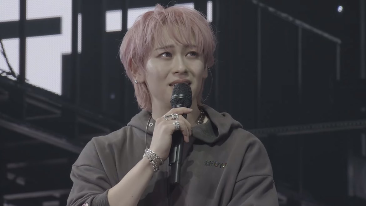 こんなにも泣き顔が赤ちゃんみたいに可愛い31歳ってこの世に2人も存在