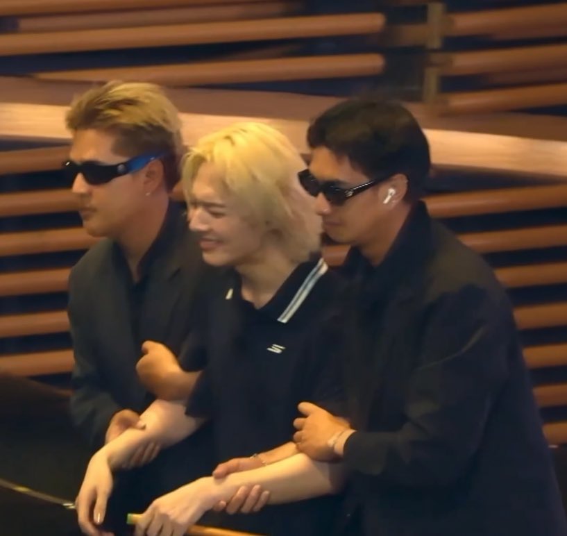 CwrNew's tweet image. จำไว้ว่านี่มันเพิ่งเริ่มต้น เดี๋ยวจะได้เห็นแมววิวัฒนาการ!! 😼
#RunningManTHEP1