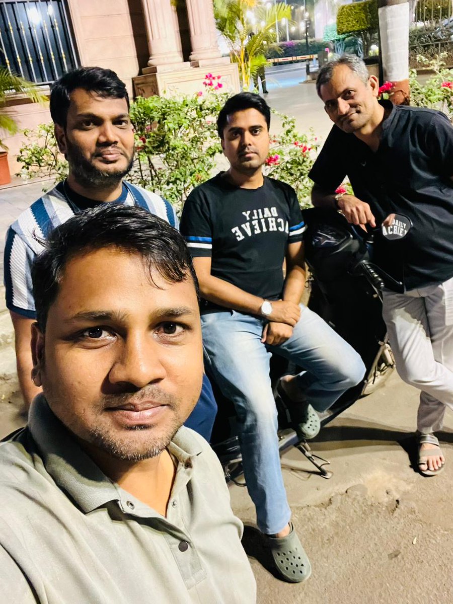 SUNDAY is the Funn Day 
Pick with #dharamhindustani #ravinderchauhan #sandeepmishra ji
#AnitaFilms #chhaganpurohit