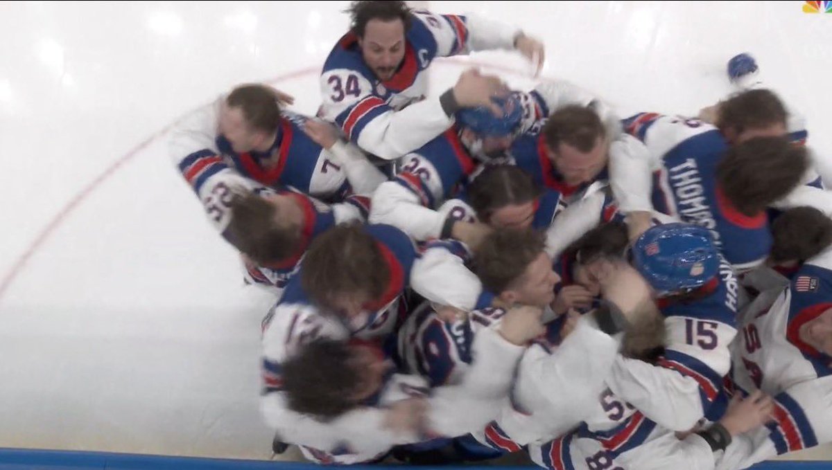 ADMIN IS GOING NUTS IN THE LIVING ROOM RIGHT NOW

USA USA USA USA 🇺🇸🇺🇸