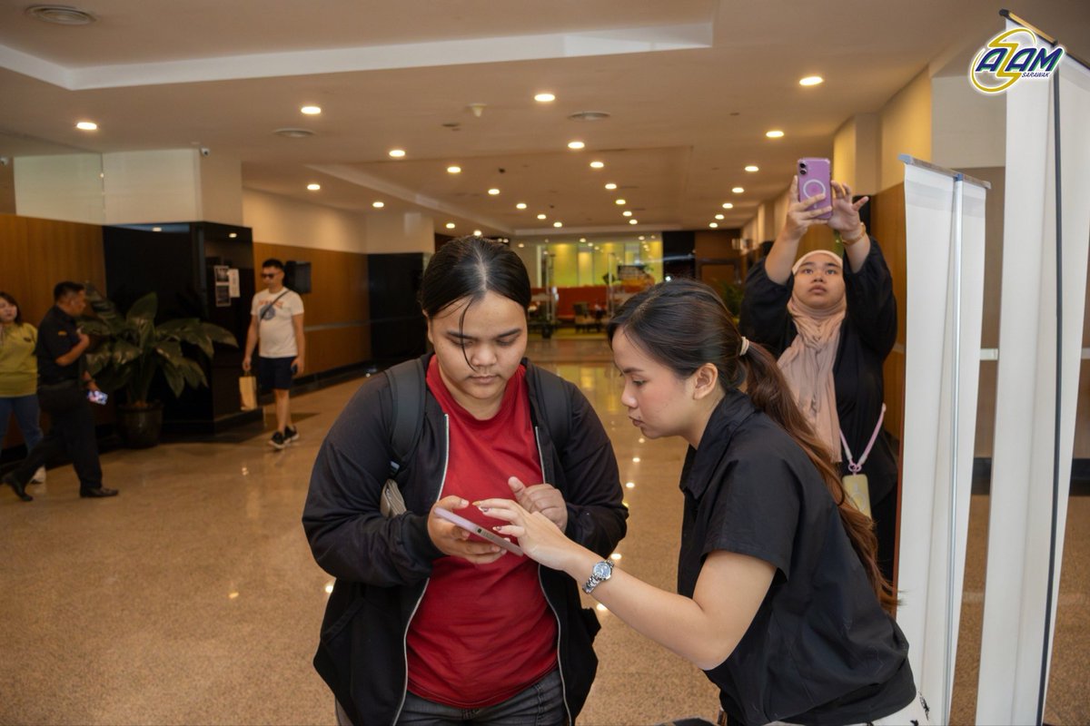 AZAMSarawak's tweet image. Sarawak Digital Champions Officially Kicks Off with Registration

#AZAMSarawak #MovementforProgress #DigitalForImpact #AZAMYoungSouls #GrowTheYouthGrowSarawak