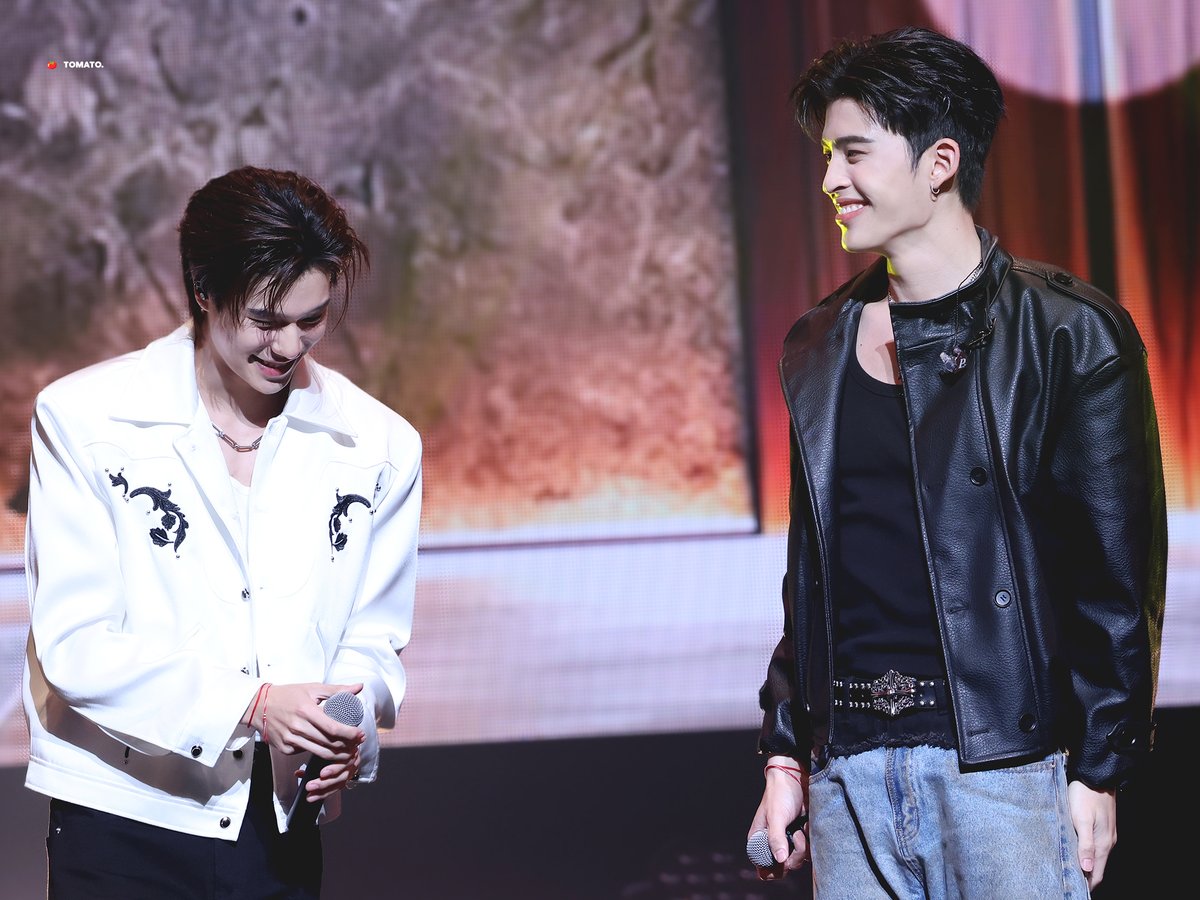 눈빛은 거짓말 하지않지,, 🥹

PONDPHUWIN JP FANFEST26
#GMMTVFANFEST2026JP
#ปอนด์ภูวินทร์ #PondPhuwin