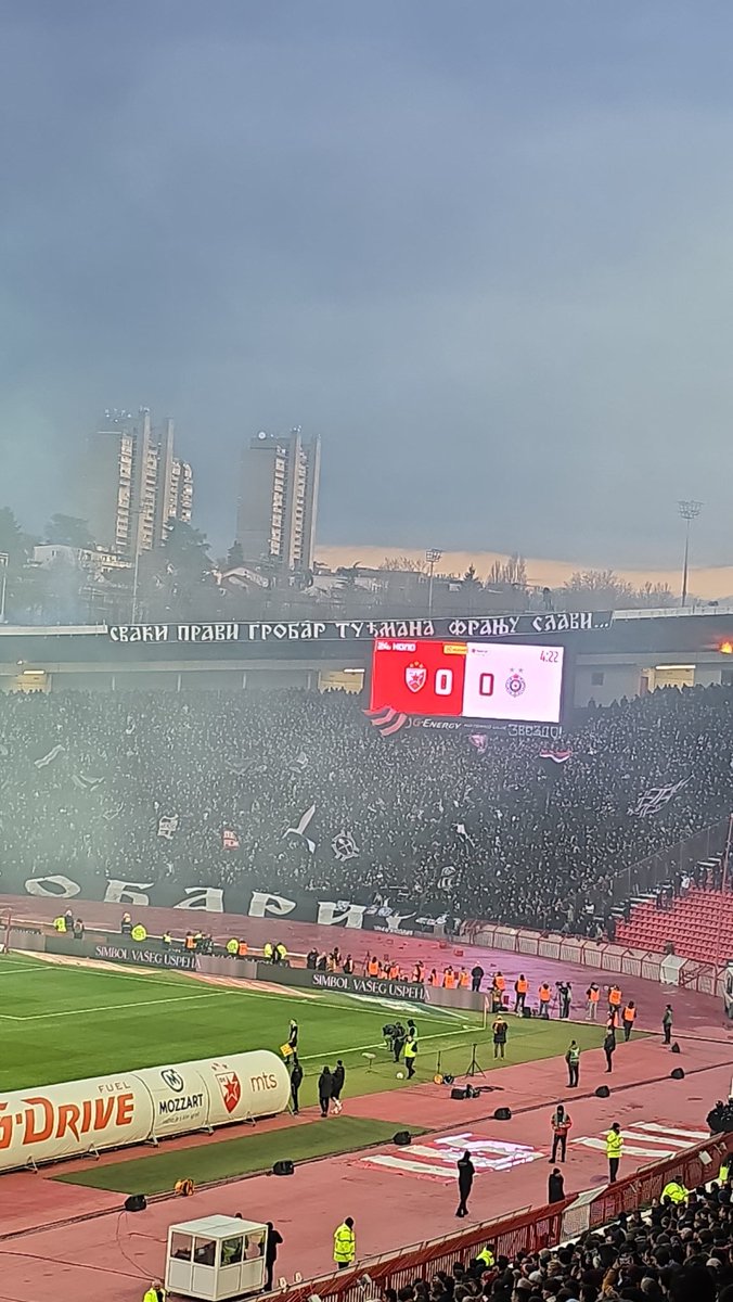 Kada priznaćete javno, to što muči vas odavno. Da sa vašeg JNA vi pevate bojama vašeg Franje Tuđmana! #fkcz #fkp