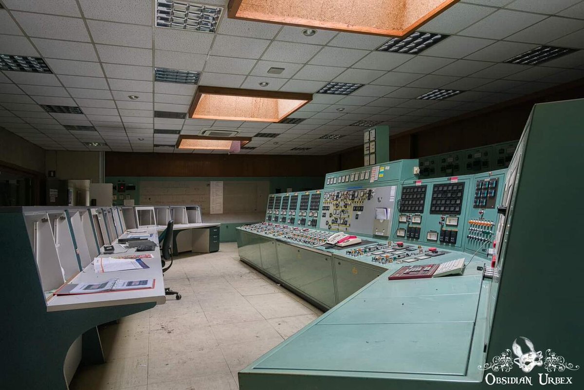 ObsidianUrbex's tweet image. “Black Start” Power Plant, Belgium – Part 2: Control room. Closed ~2010, but control room stayed pristine, terminals live, lights on. Now maintained as contingency for national grid emergencies; demolished. #Photography #ControlRoom #PowerPlant #AbandonedPlaces #Urbex