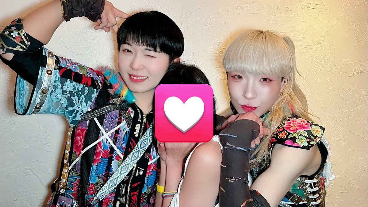 めちゃくちゃライブ良かったから2人にも言いたくて挟まれたのに